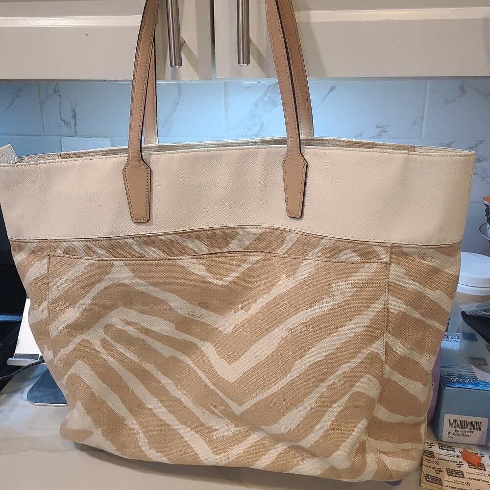 Coach Set Zebra Print Extra Large Canvas Resort Tote Bag with Wristlet - Picture 5 of 8